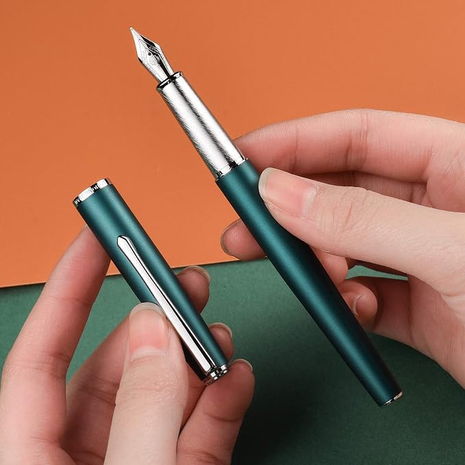 Hongdian 920 Green Metal Fountain Pen Medium Nib Classic Pen, Includes Refillable Converter and Pen Pouch