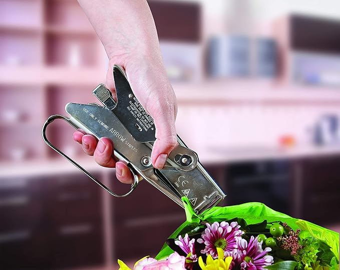 Arrow Fastener P22 Heavy Duty Handheld Plier Stapler for Crafts, Office, and Insulation, Uses 1/4-Inch and 5/16-Inch Staples (Pack of 6)