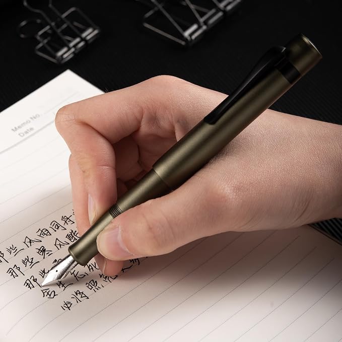 HONG DIAN M2 Black Forest Mini Fountain Pen, Extra Fine Soft Nib & Sleek Shape Aluminium Short Pocket Travel Pen (Army Green)