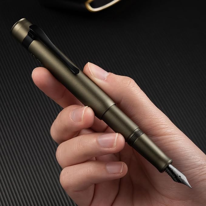 HONG DIAN M2 Black Forest Mini Fountain Pen, Fine Soft Nib & Sleek Shape Aluminium Short Pocket Travel Pen (Caramel Brown)