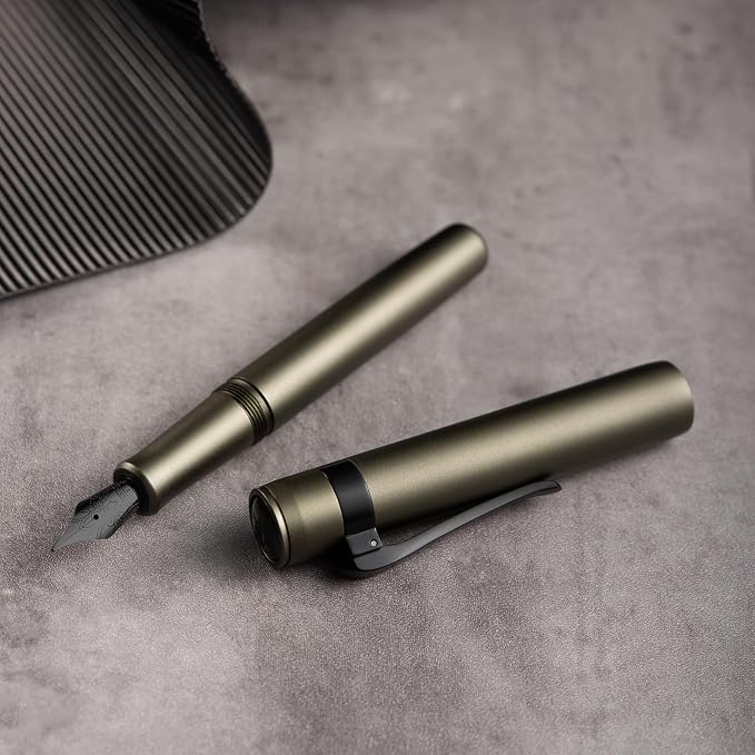 HONG DIAN M2 Black Forest Mini Fountain Pen, Fine Soft Nib & Sleek Shape Aluminium Short Pocket Travel Pen (Army Green)