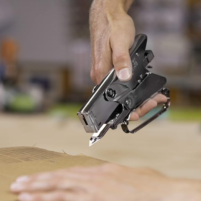 Arrow P35S Heavy Duty Handheld Plier Stapler for Crafts, Office, and Insulation, Uses 1/4-Inch and 3/8-Inch Staples