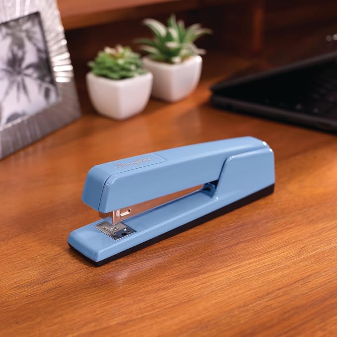 Swingline 747 Classic Stapler, 30 Sheet Capacity, Jam Free, Metal, Electric Blue (74708)
