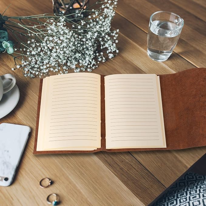 Leather Journal Lined Notebook Paper - MOONSTER® Leather Bound Journals for Writing for Women & Men, 18x13cm Ruled Small Notebooks, Kraft Paper with 400 pages, Lined Paper College Ruled & Travel Size
